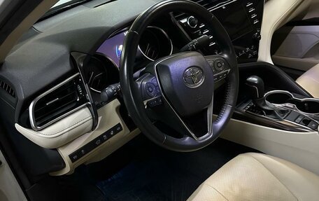 Toyota Camry, 2020 год, 3 590 000 рублей, 10 фотография