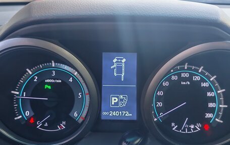 Toyota Land Cruiser Prado 150 рестайлинг 2, 2010 год, 2 790 000 рублей, 10 фотография