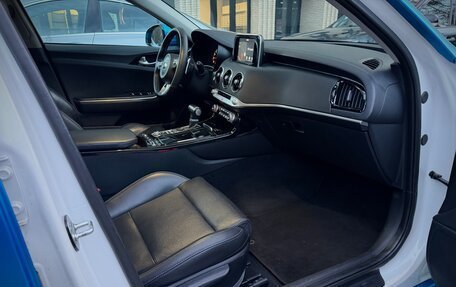 KIA Stinger I, 2019 год, 2 750 000 рублей, 24 фотография