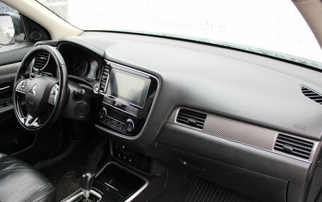 Mitsubishi Outlander III рестайлинг 3, 2019 год, 1 399 000 рублей, 11 фотография