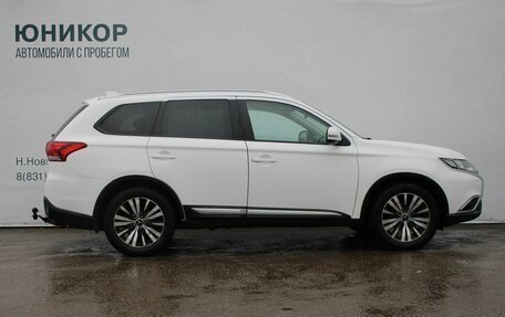 Mitsubishi Outlander III рестайлинг 3, 2019 год, 1 399 000 рублей, 4 фотография