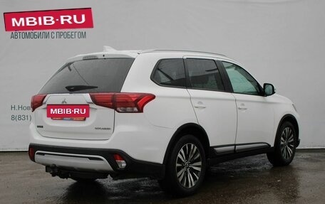 Mitsubishi Outlander III рестайлинг 3, 2019 год, 1 399 000 рублей, 5 фотография