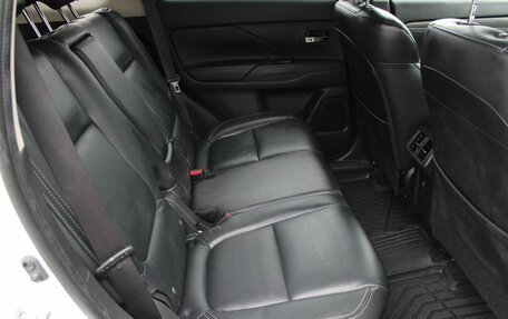 Mitsubishi Outlander III рестайлинг 3, 2019 год, 1 399 000 рублей, 25 фотография