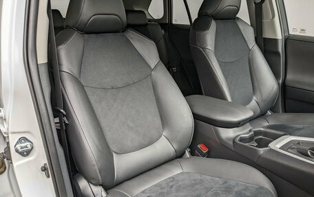 Toyota RAV4, 2021 год, 3 790 000 рублей, 24 фотография