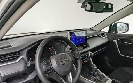 Toyota RAV4, 2021 год, 3 790 000 рублей, 15 фотография