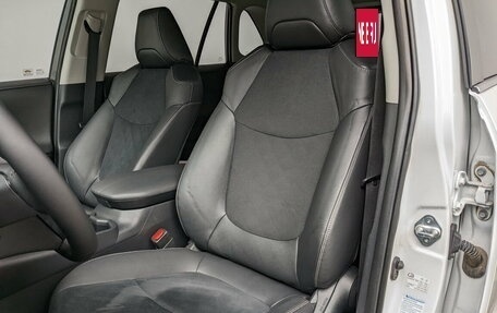 Toyota RAV4, 2021 год, 3 790 000 рублей, 19 фотография