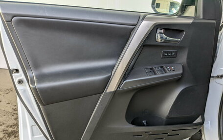 Toyota RAV4, 2019 год, 2 850 000 рублей, 6 фотография