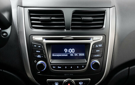 Hyundai Solaris II рестайлинг, 2016 год, 996 000 рублей, 18 фотография