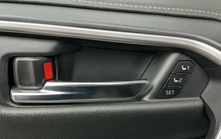 Toyota RAV4, 2022 год, 3 850 000 рублей, 8 фотография