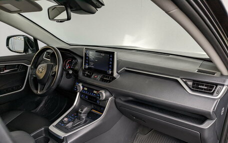 Toyota RAV4, 2022 год, 3 850 000 рублей, 2 фотография