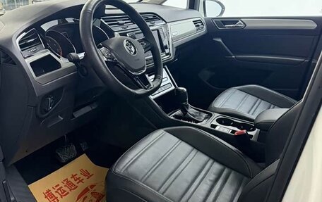 Volkswagen Touran III, 2021 год, 1 740 000 рублей, 7 фотография