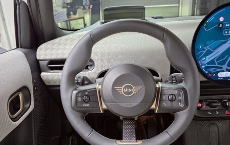 MINI Hatch, 2024 год, 5 990 000 рублей, 9 фотография