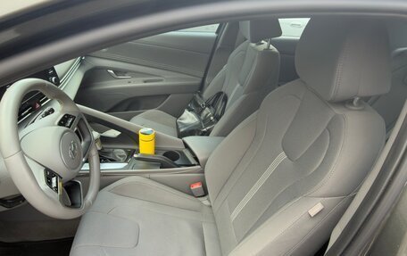 Hyundai Elantra, 2023 год, 2 500 000 рублей, 12 фотография