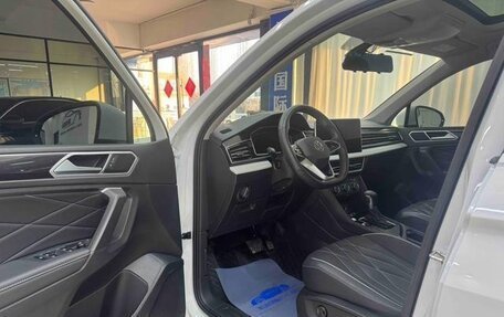 Volkswagen Tiguan II, 2022 год, 2 621 000 рублей, 7 фотография