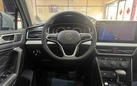 Volkswagen Tiguan II, 2022 год, 2 621 000 рублей, 10 фотография