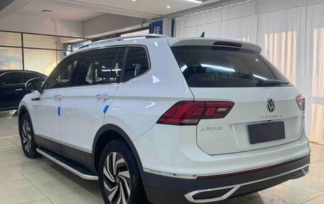 Volkswagen Tiguan II, 2022 год, 2 621 000 рублей, 6 фотография