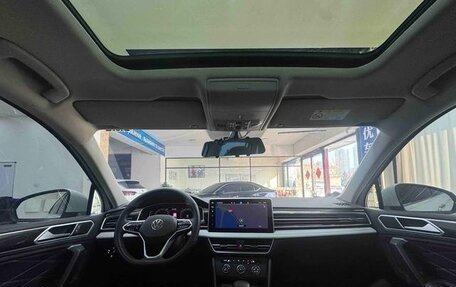 Volkswagen Tiguan II, 2022 год, 2 621 000 рублей, 8 фотография