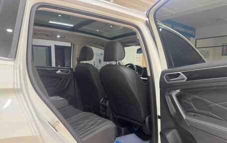 Volkswagen Tiguan II, 2022 год, 2 621 000 рублей, 14 фотография