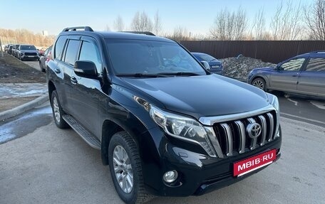 Toyota Land Cruiser Prado 150 рестайлинг 2, 2017 год, 3 650 000 рублей, 2 фотография