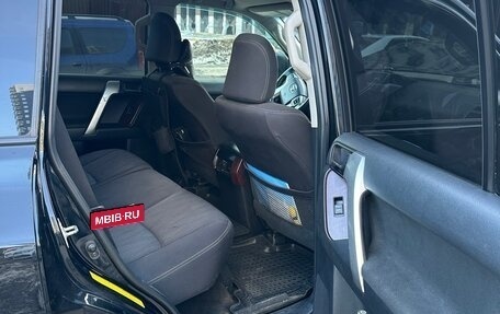 Toyota Land Cruiser Prado 150 рестайлинг 2, 2017 год, 3 650 000 рублей, 6 фотография