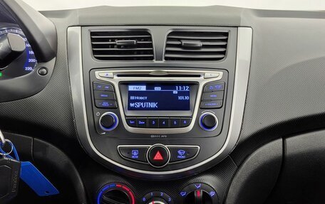 Hyundai Solaris II рестайлинг, 2015 год, 800 000 рублей, 15 фотография