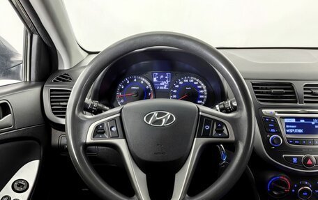 Hyundai Solaris II рестайлинг, 2015 год, 800 000 рублей, 11 фотография