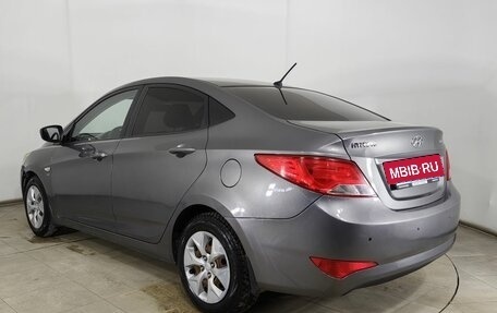 Hyundai Solaris II рестайлинг, 2015 год, 800 000 рублей, 7 фотография