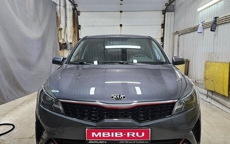 KIA Rio IV, 2021 год, 1 800 000 рублей, 1 фотография