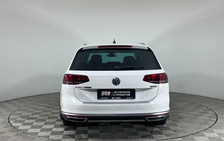 Volkswagen Passat B8 рестайлинг, 2019 год, 2 640 000 рублей, 5 фотография