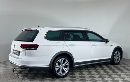 Volkswagen Passat B8 рестайлинг, 2019 год, 2 640 000 рублей, 6 фотография