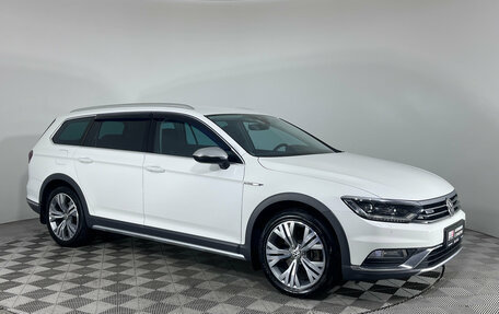 Volkswagen Passat B8 рестайлинг, 2019 год, 2 640 000 рублей, 3 фотография