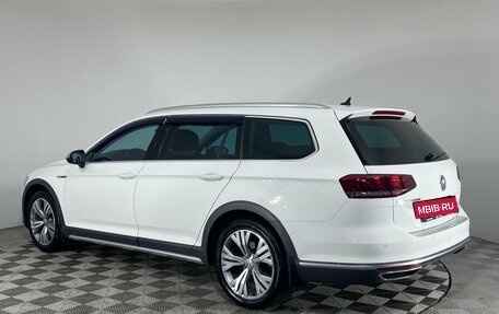 Volkswagen Passat B8 рестайлинг, 2019 год, 2 640 000 рублей, 4 фотография