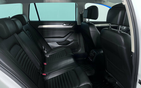 Volkswagen Passat B8 рестайлинг, 2019 год, 2 640 000 рублей, 15 фотография