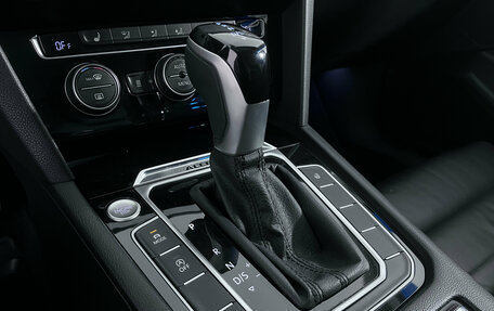 Volkswagen Passat B8 рестайлинг, 2019 год, 2 640 000 рублей, 13 фотография