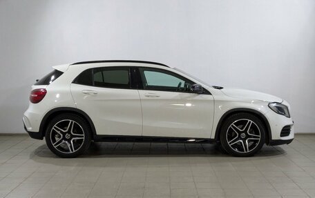 Mercedes-Benz GLA, 2017 год, 2 650 000 рублей, 11 фотография