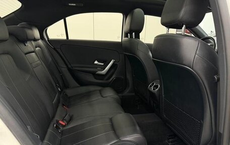 Mercedes-Benz A-Класс, 2022 год, 2 100 000 рублей, 10 фотография