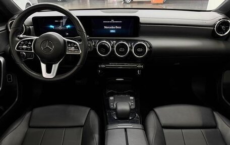 Mercedes-Benz A-Класс, 2022 год, 2 100 000 рублей, 8 фотография