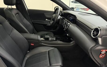 Mercedes-Benz A-Класс, 2022 год, 2 100 000 рублей, 9 фотография
