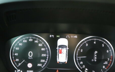 Volvo XC60 II, 2018 год, 2 350 000 рублей, 11 фотография