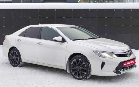 Toyota Camry, 2017 год, 1 735 000 рублей, 3 фотография