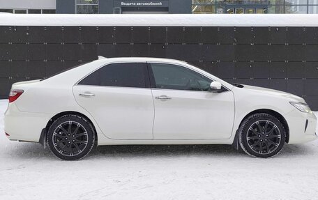 Toyota Camry, 2017 год, 1 735 000 рублей, 4 фотография