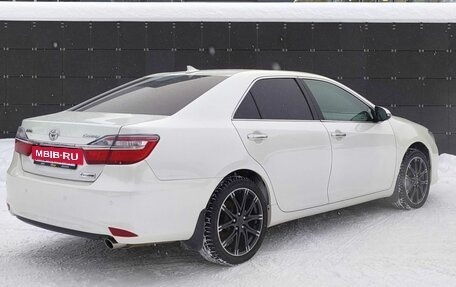 Toyota Camry, 2017 год, 1 735 000 рублей, 5 фотография