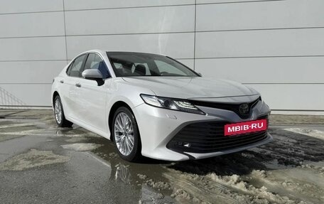 Toyota Camry, 2018 год, 2 350 000 рублей, 3 фотография