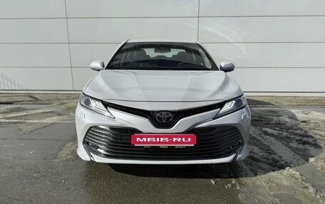 Toyota Camry, 2018 год, 2 350 000 рублей, 2 фотография