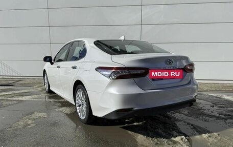 Toyota Camry, 2018 год, 2 350 000 рублей, 8 фотография