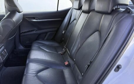 Toyota Camry, 2018 год, 2 350 000 рублей, 18 фотография