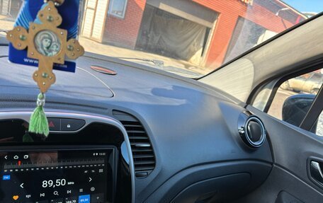 Renault Kaptur I рестайлинг, 2016 год, 1 660 000 рублей, 24 фотография