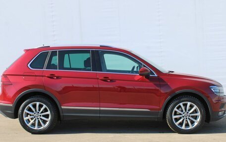 Volkswagen Tiguan II, 2018 год, 2 640 000 рублей, 4 фотография