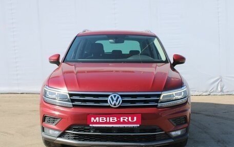 Volkswagen Tiguan II, 2018 год, 2 640 000 рублей, 2 фотография