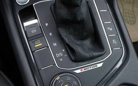 Volkswagen Tiguan II, 2018 год, 2 640 000 рублей, 14 фотография